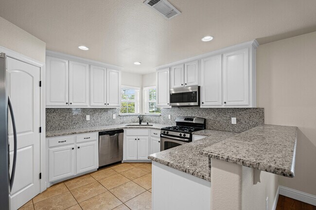 Building Photo - 2609 Benbrook Blvd
