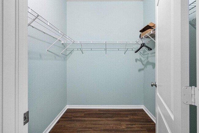 Building Photo - 2999 Dovedale Ct