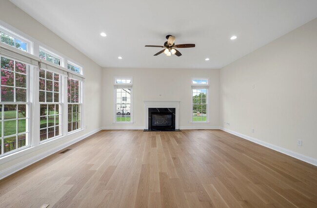 Building Photo - 27556 Paddock Trail Pl