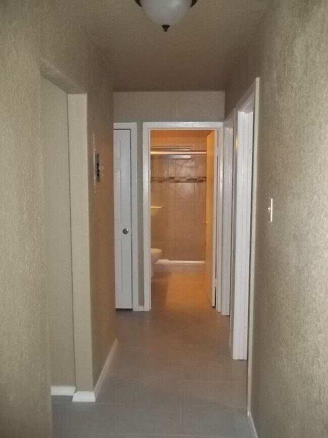 Building Photo - 4251 Wild Oak Dr