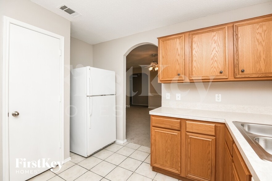 Building Photo - 2529 Rivers Edge Dr