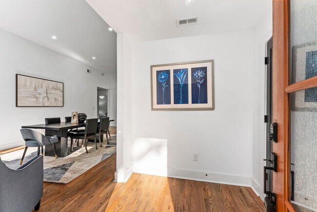 Building Photo - 2874 Grand Ave SW