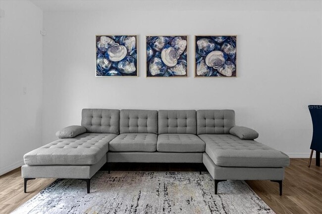 Building Photo - 97 N Goldwyn Ave