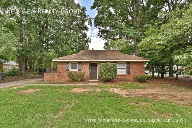 Building Photo - 8439 Country Oaks Rd