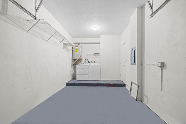 Building Photo - Bridgeport Villas