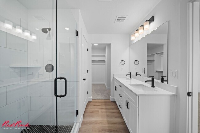 Building Photo - Resort Living Starts at Home in Desert Color!