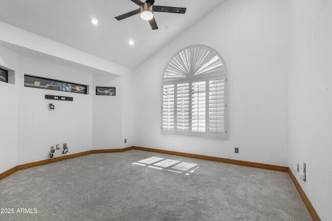Building Photo - 322 E Gary Cir