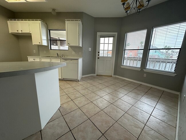 Building Photo - 15325 Mutiny Ct