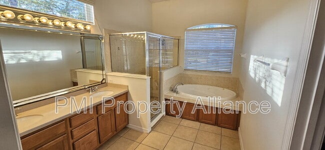 Building Photo - 640 Brookfield Pl