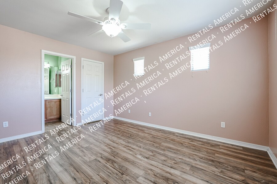 Building Photo - 2127 W Monte Cristo Ave