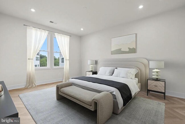 Building Photo - 13916 Aviation Pl