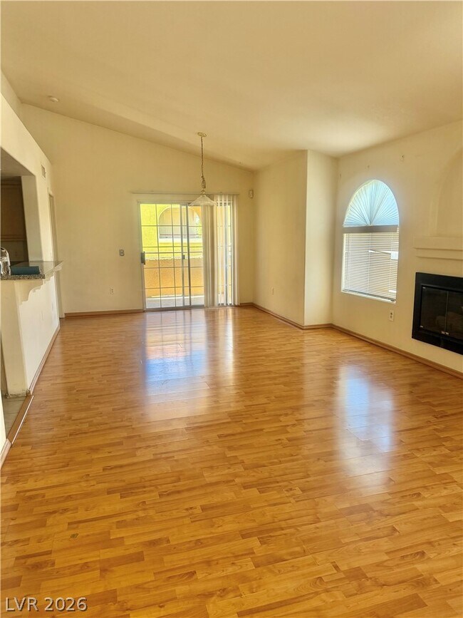 Building Photo - 7950 W Flamingo Rd