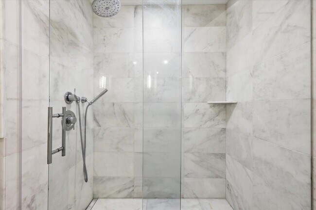 Building Photo - 9 Ave at Port Imperial