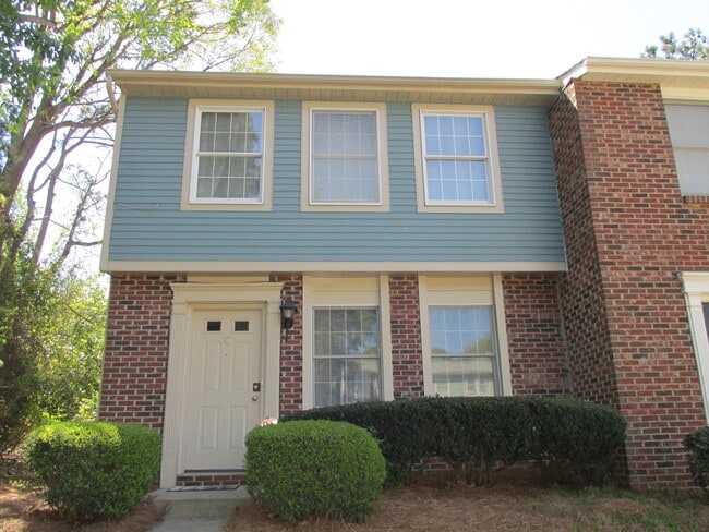 Building Photo - 1211 Scaleybark Rd