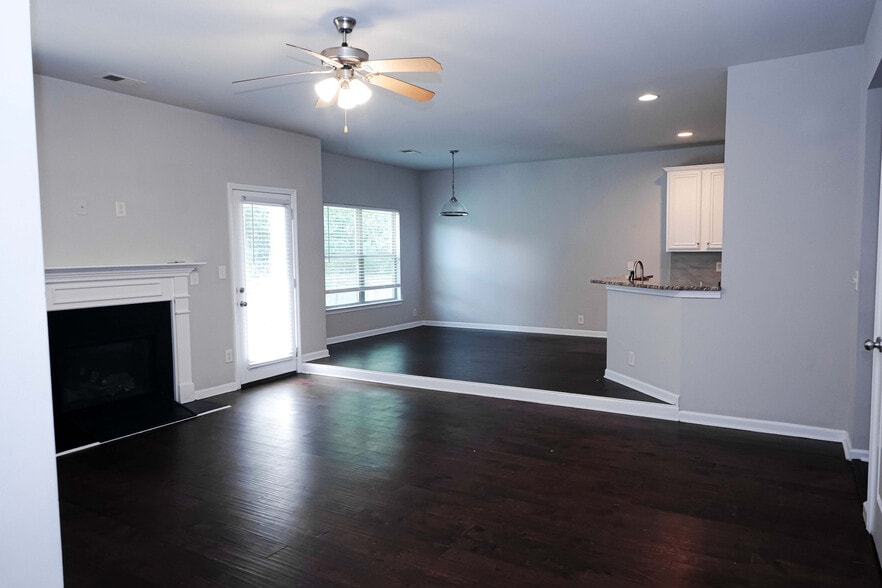 Building Photo - 966 Ava Lynn Ln