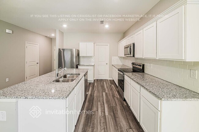 Building Photo - 260 Colbury St