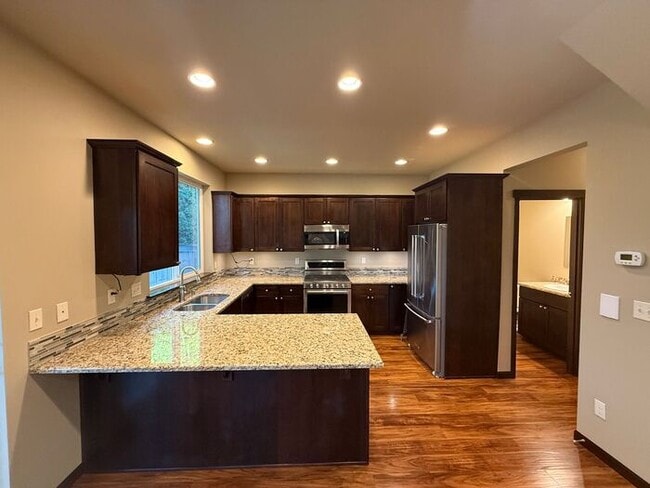 Building Photo - 713 Park Ln