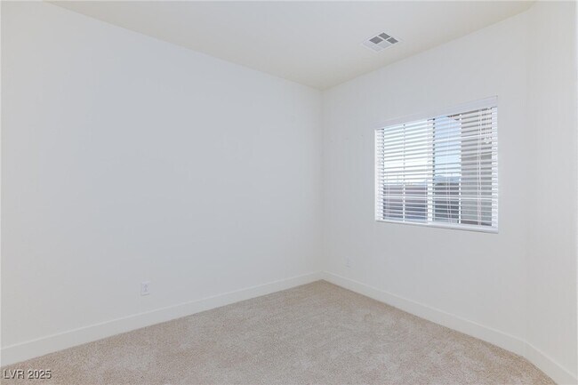 Building Photo - 1410 Pink Dawn Dr