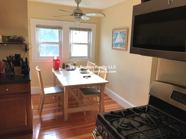 Building Photo - 21 Chandler St