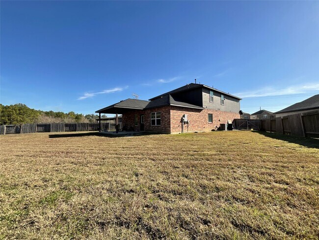 Building Photo - 8039 Brooks Crossing Dr