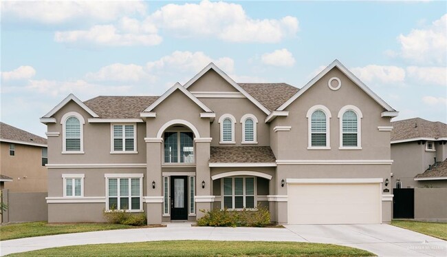 Building Photo - 4700 Ensenada Ave