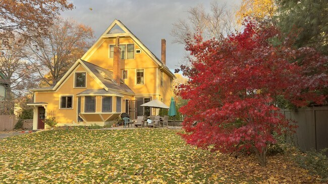 Building Photo - Gorgeous entire home in Cambridge Nature available 9/1/26