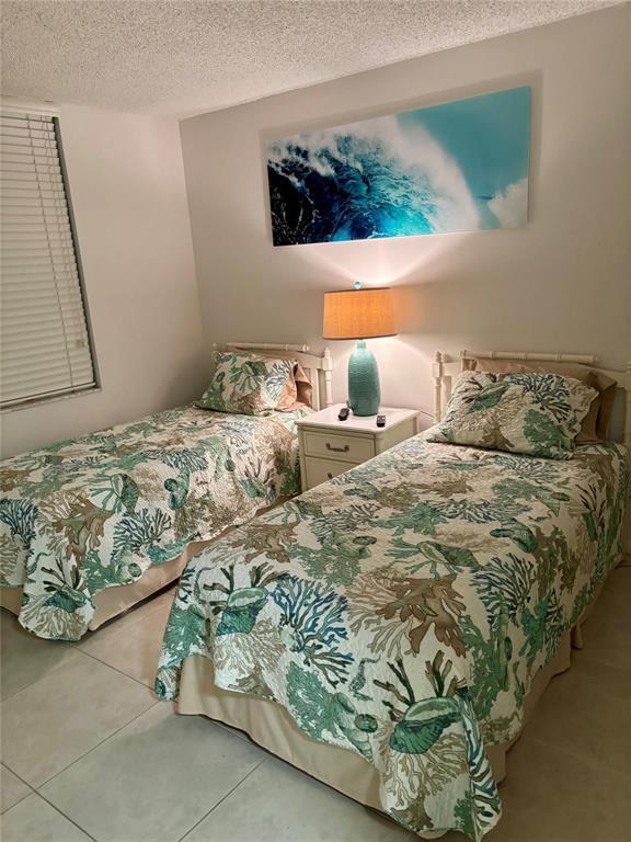 Building Photo - 9650 S Ocean Dr