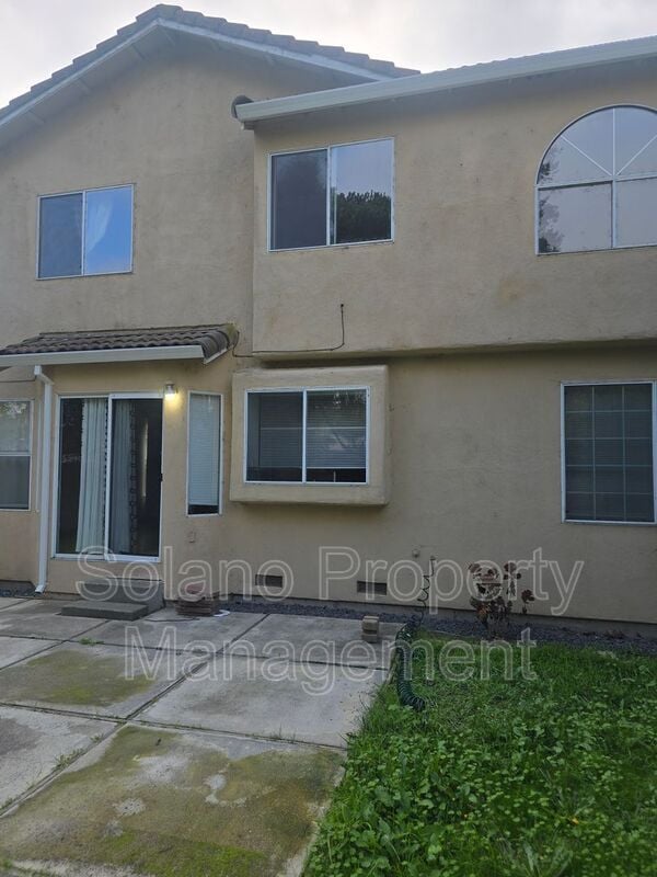 Building Photo - 654 Catalina Cir