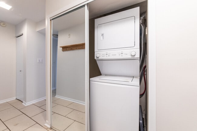 Building Photo - 5961 North East Circle Avenue