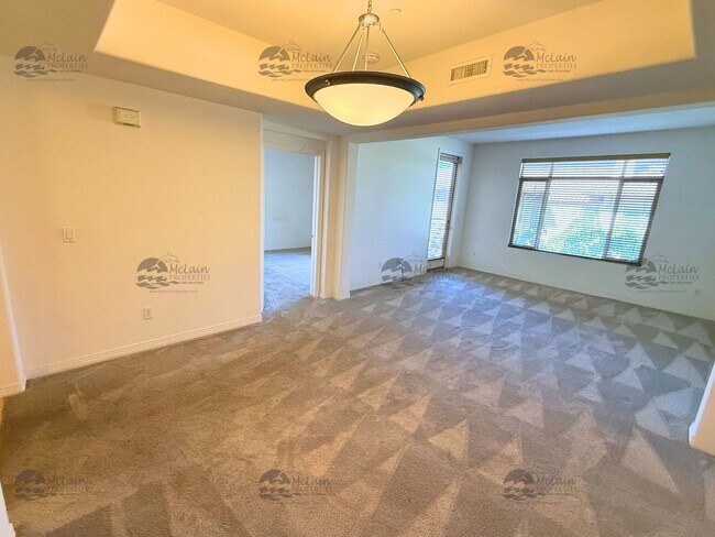 Building Photo - Top Floor 2BD/2BA Condo