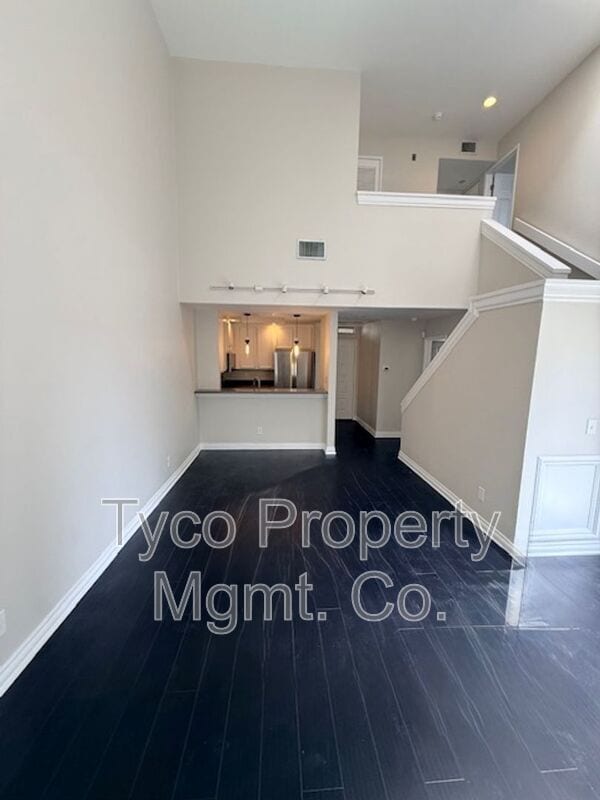 Building Photo - 2202 River Run Dr