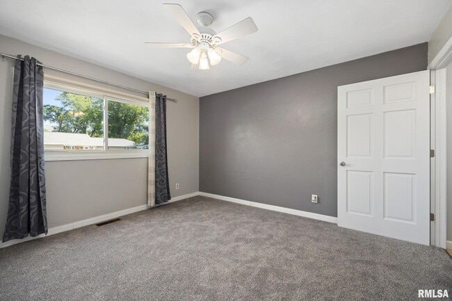 Building Photo - 107 Chestnut Dr
