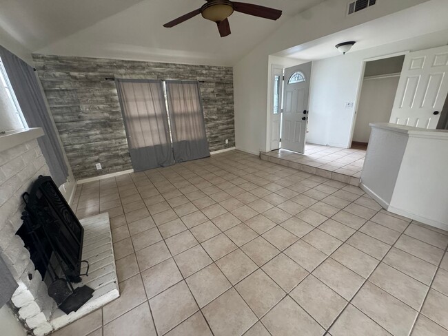 Building Photo - 115 Cain Dr