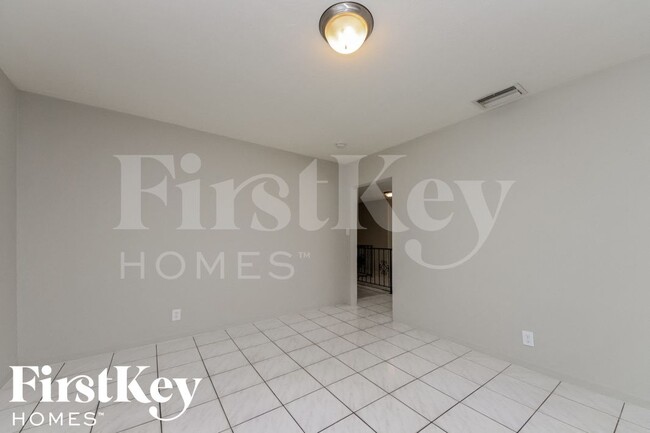 Building Photo - 2220 NW 44th Ave