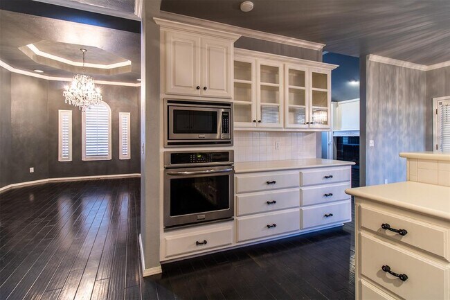 Building Photo - 2812 SW 109th St