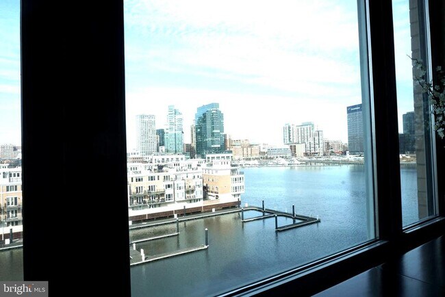 Building Photo - 100 Harborview Dr