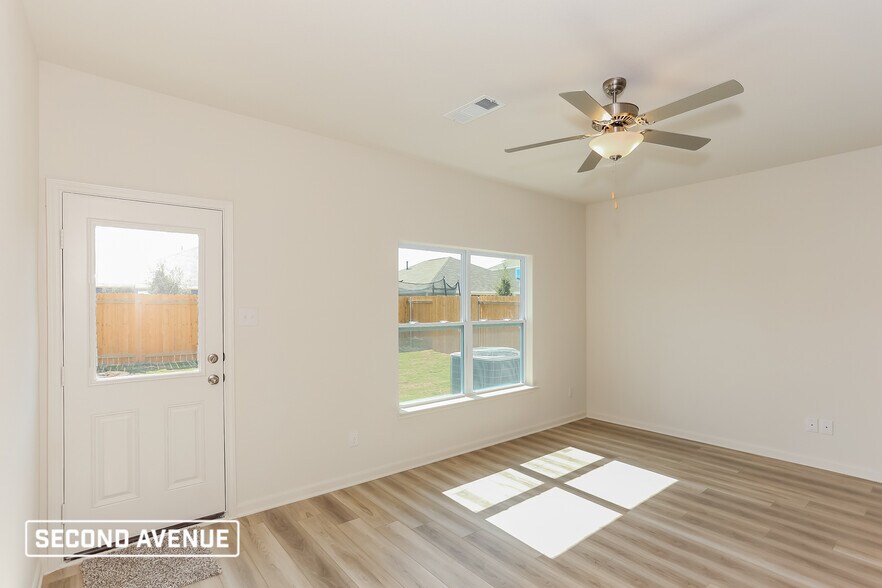 Building Photo - 9617 Teton Vis Dr