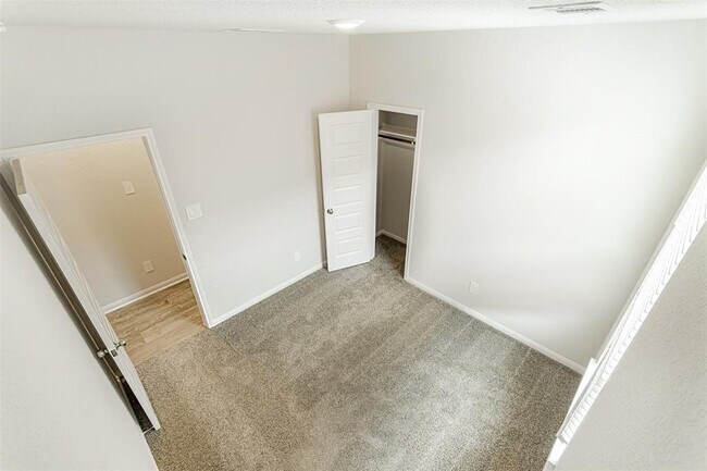 Building Photo - 14717 Pinion Ct