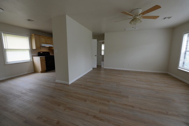 Building Photo - 111 W Haddock St