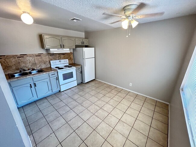 Building Photo - 5147 Greene Ln