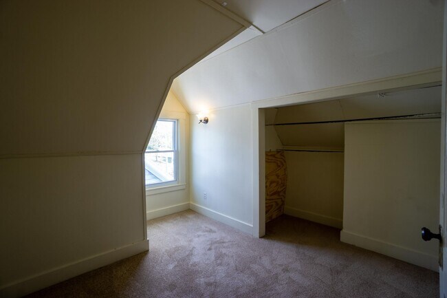 Building Photo - 817 Euclid Ave