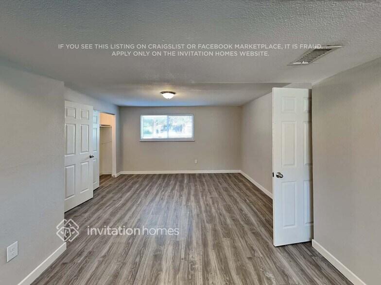 Building Photo - 16265 E Hamilton Pl