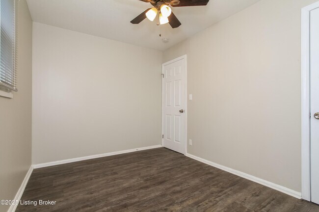 Building Photo - 5806 Alanadale Dr