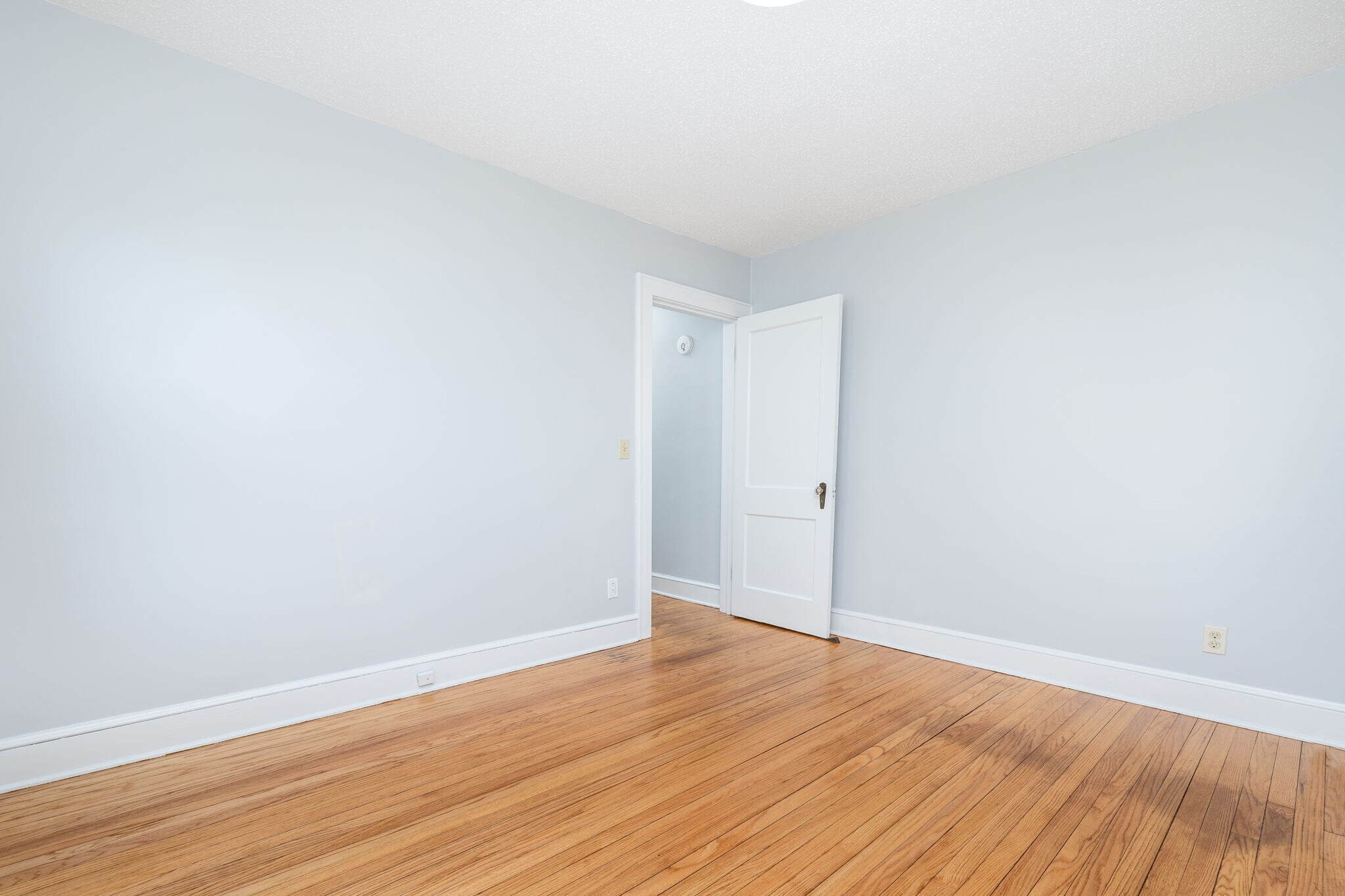 Building Photo - 971 Enfield St