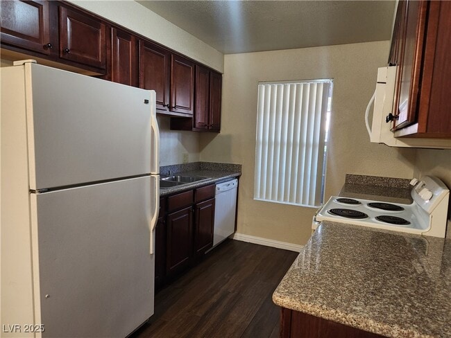 Building Photo - 2606 S Durango Dr
