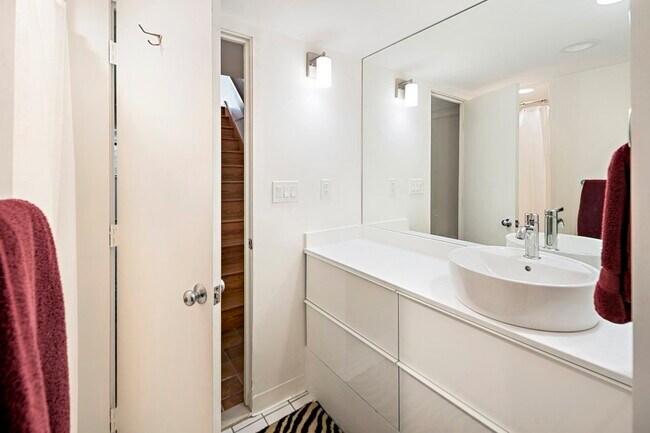 Building Photo - 58 Garden St