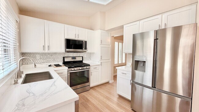 Building Photo - Recently updated Single-Story Home in the lovely community of Wildomar!
