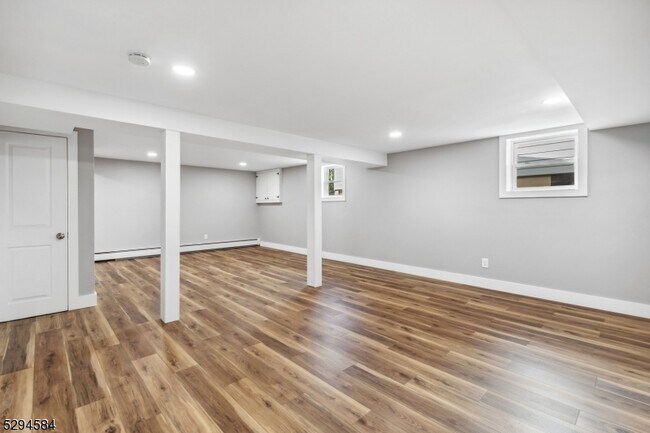 Building Photo - 26 Genevieve Ave