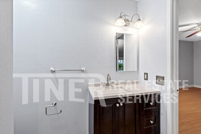 Building Photo - Updated Charming Studio in Historic Folsom...