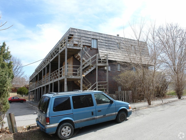 Building Photo - Saxton Apartments